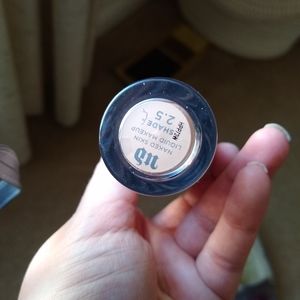 Urban Decay Naked Skin Liquid Makeup shade 2.5